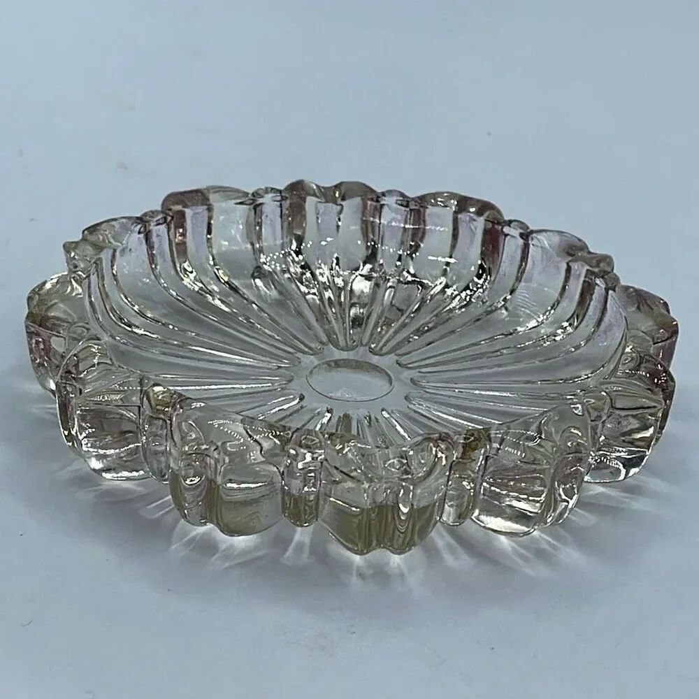 Vintage Hazel Atlas clear 1960’s nesting ashtray.